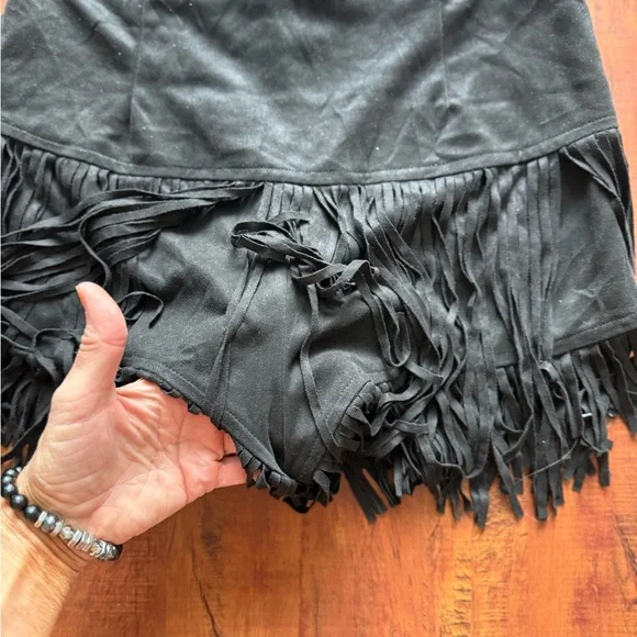 Black Fringe Boho mini Skirt - Picture 5 of 5